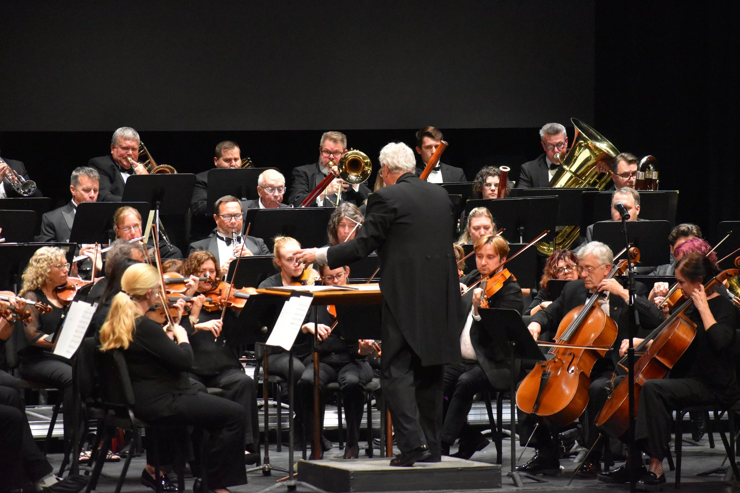 russ_with_orchestra.JPG