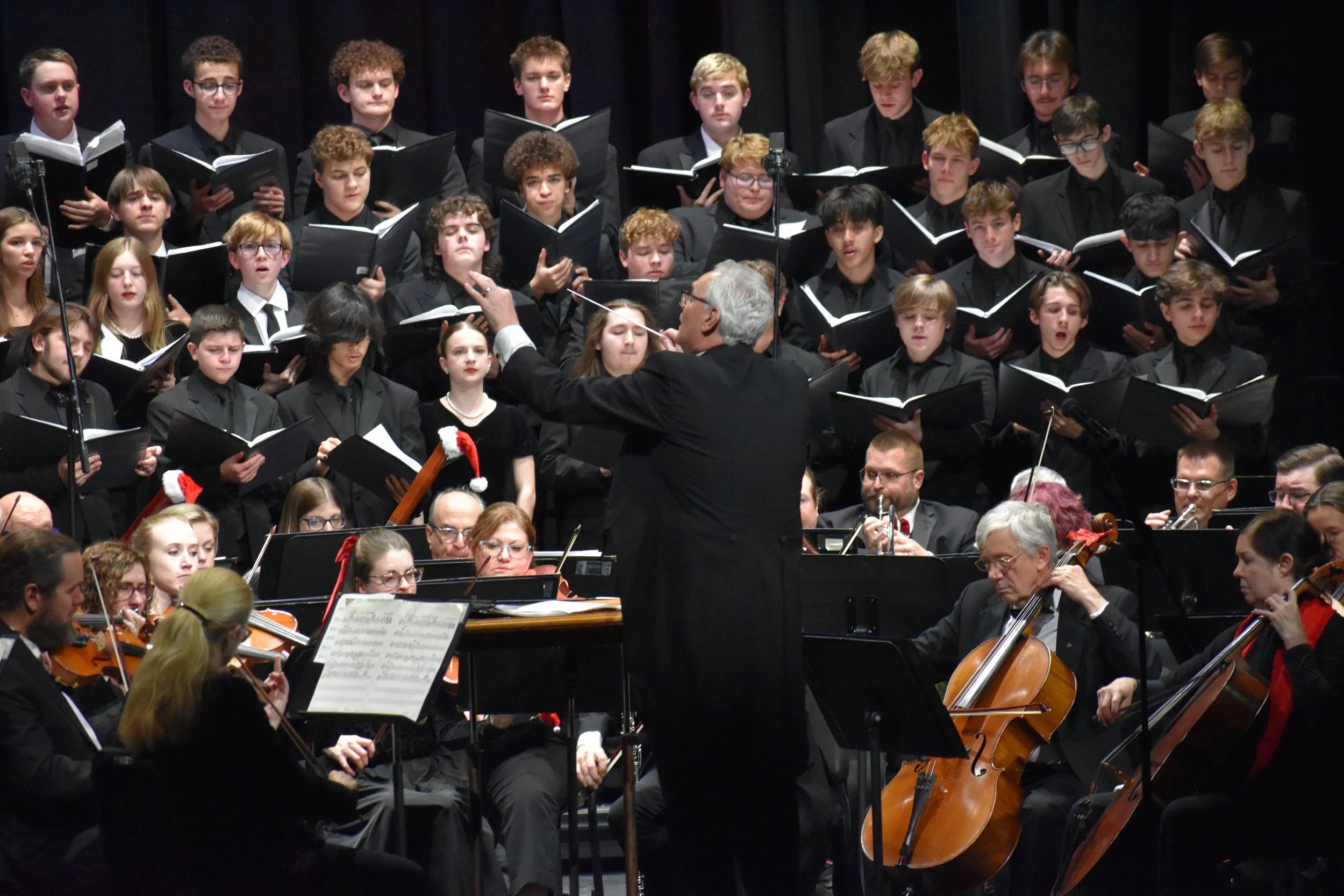 russ_conducting_choir.JPG