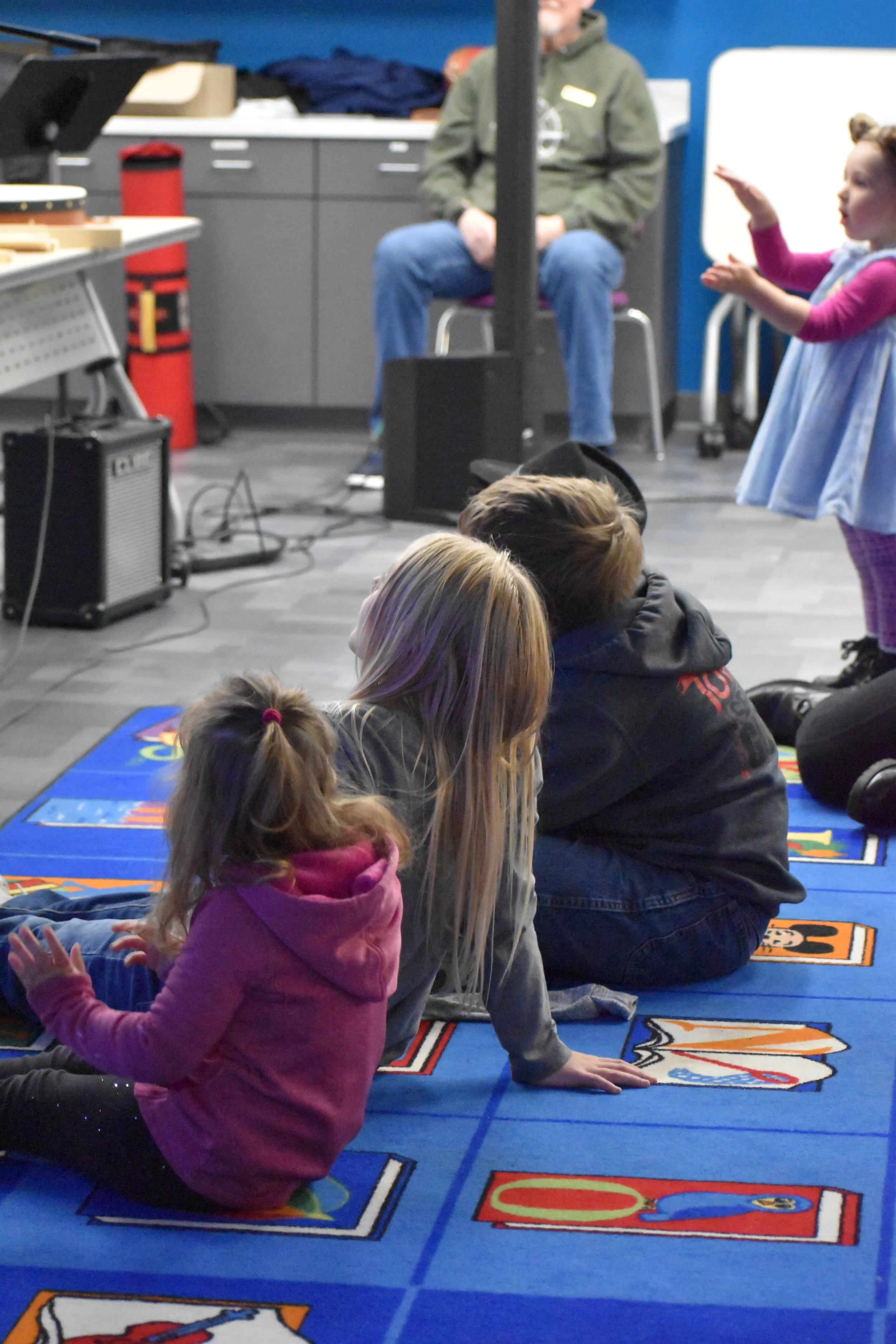 t&t_kids_on_carpet_2.JPG