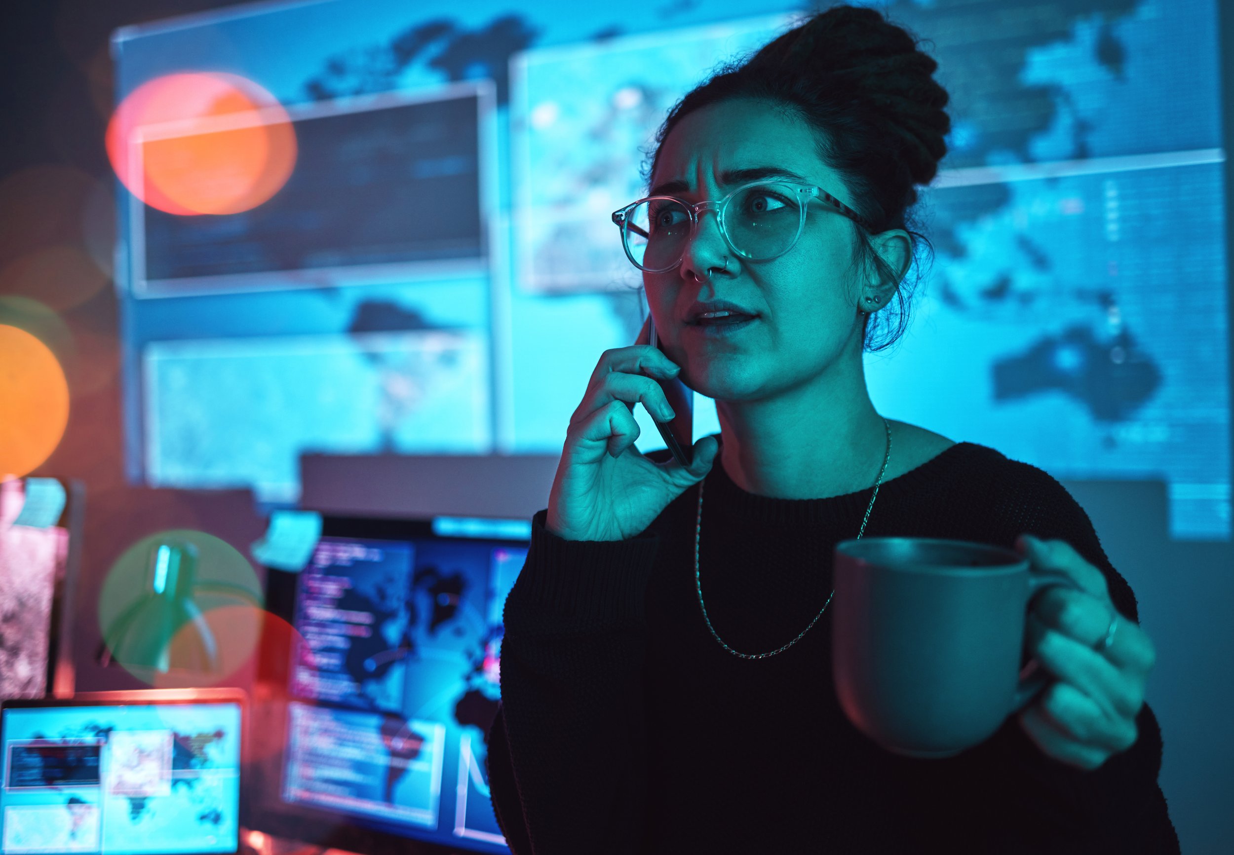 Why Hire a Private Investigator vs. Online Background Checks
