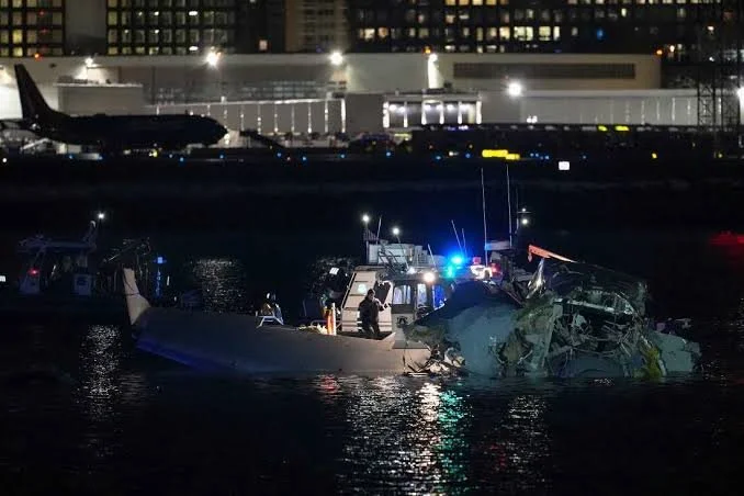Mid-air collision over the Potomac river