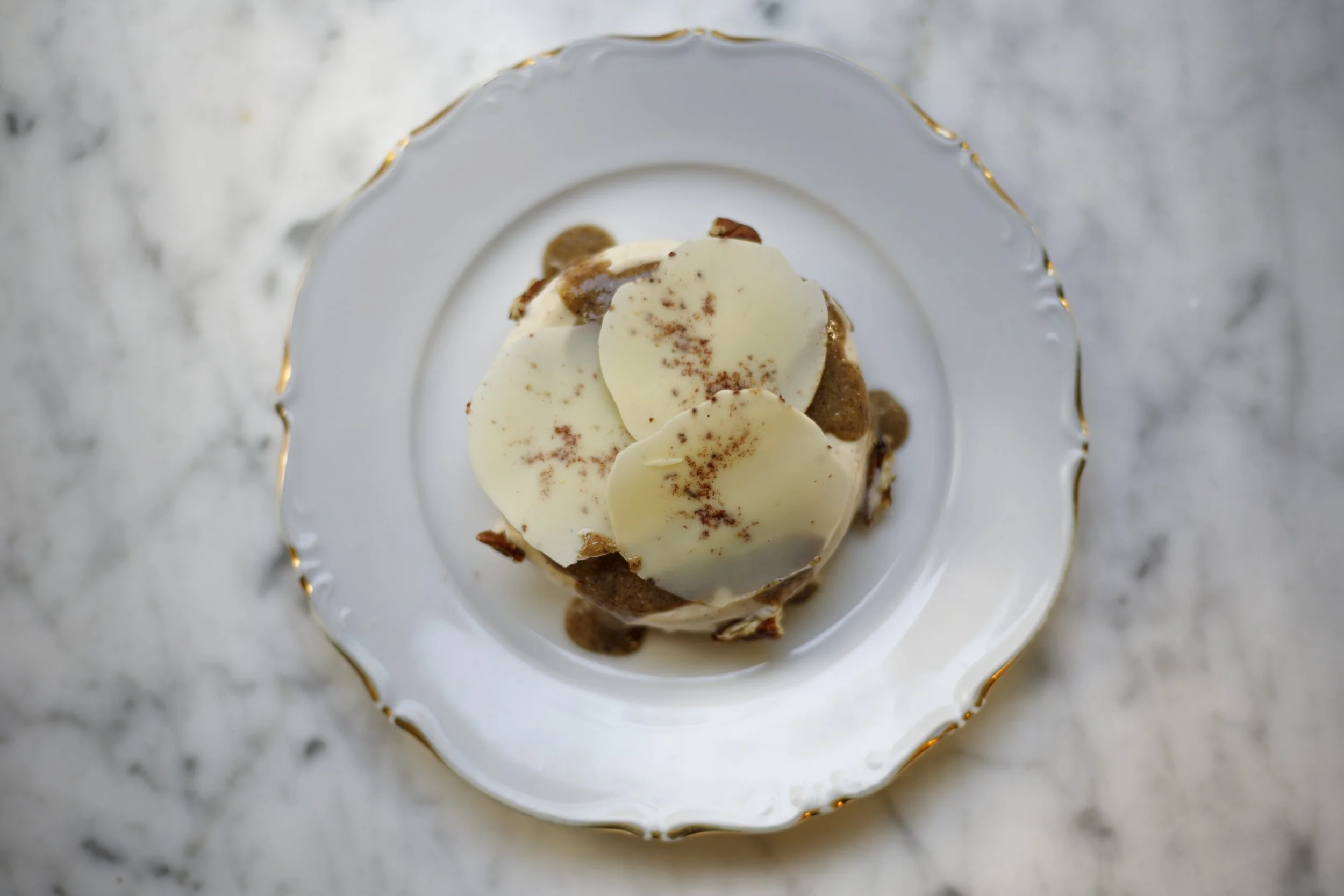 Création glacée pour l'été à la pâtisserie Chez Apolline à Montpellier. Glace à la Vanille