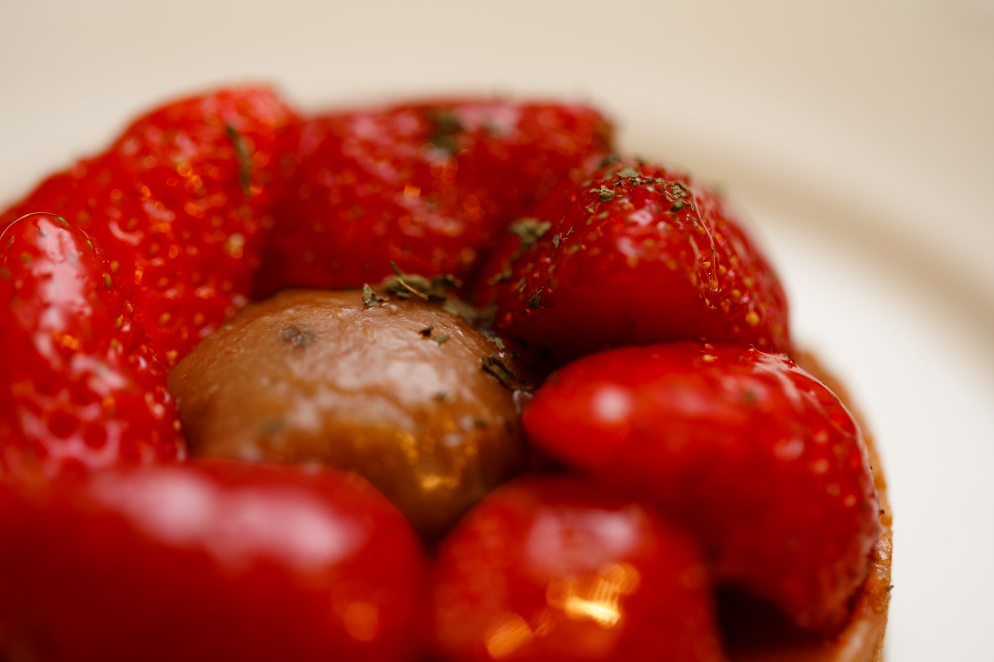 Tarte fraises et rhubarbe menthe à la pâtisserie Chez Apolline à Montpellier