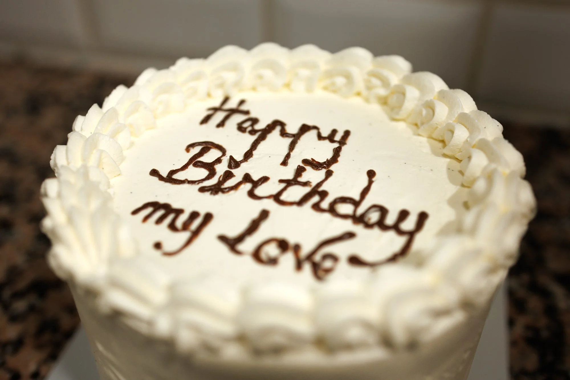 Layer cake "Happy birthday my love" confectionner par Apolline pour une commande