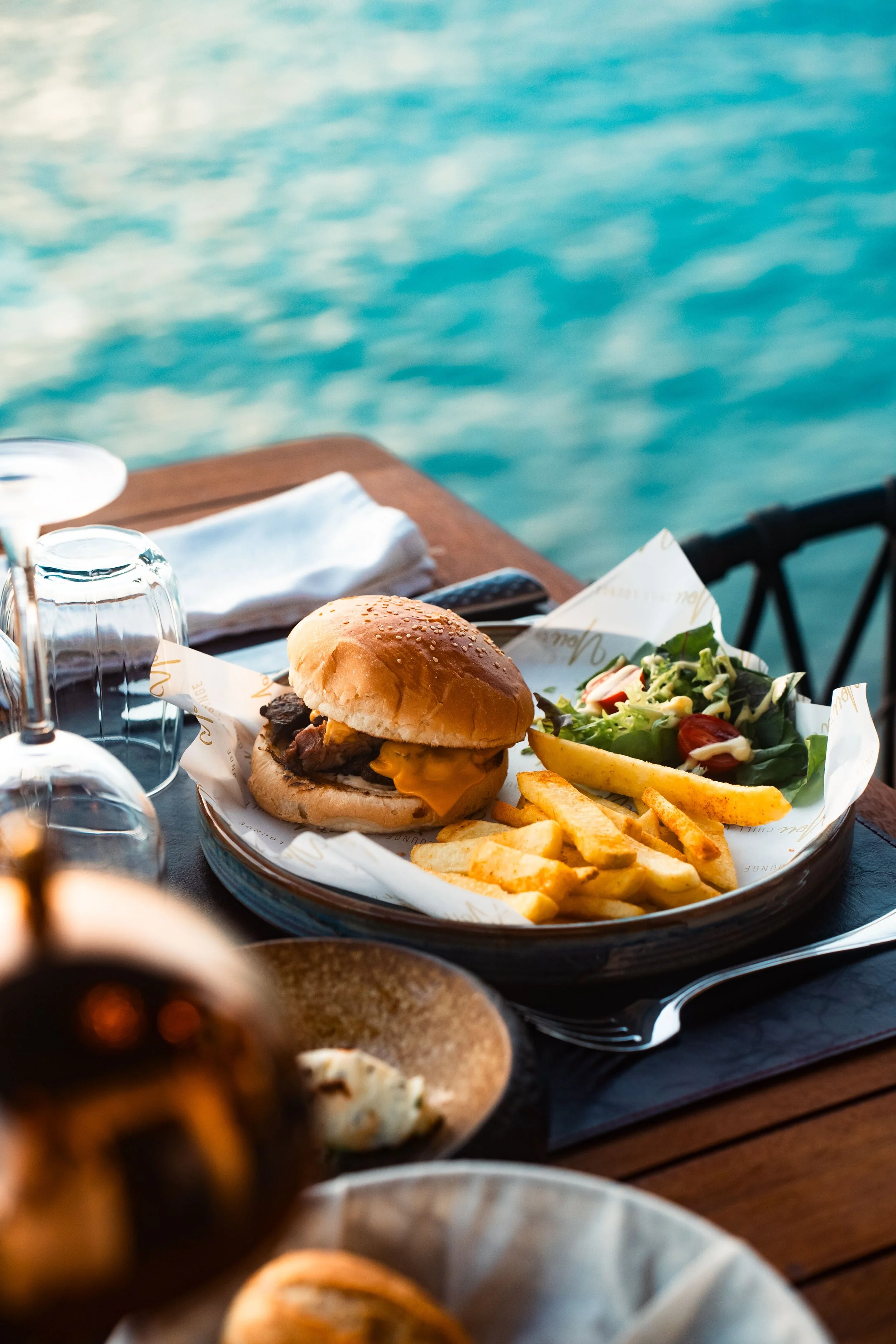 Dining & Cocktails