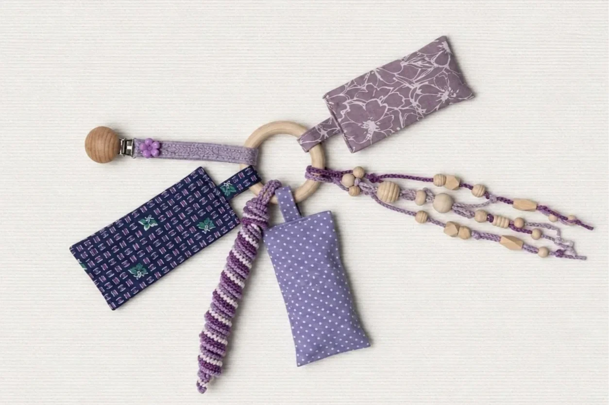 atelier-maruska-sensorikring-nestelring-violett.webp