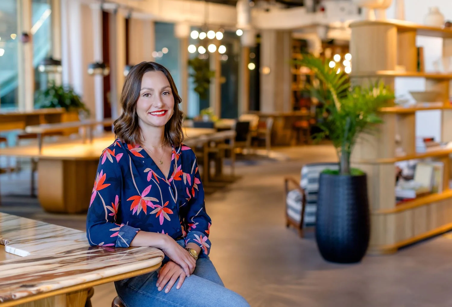 Portrait of Sarah Romer, business advisor and speaker.