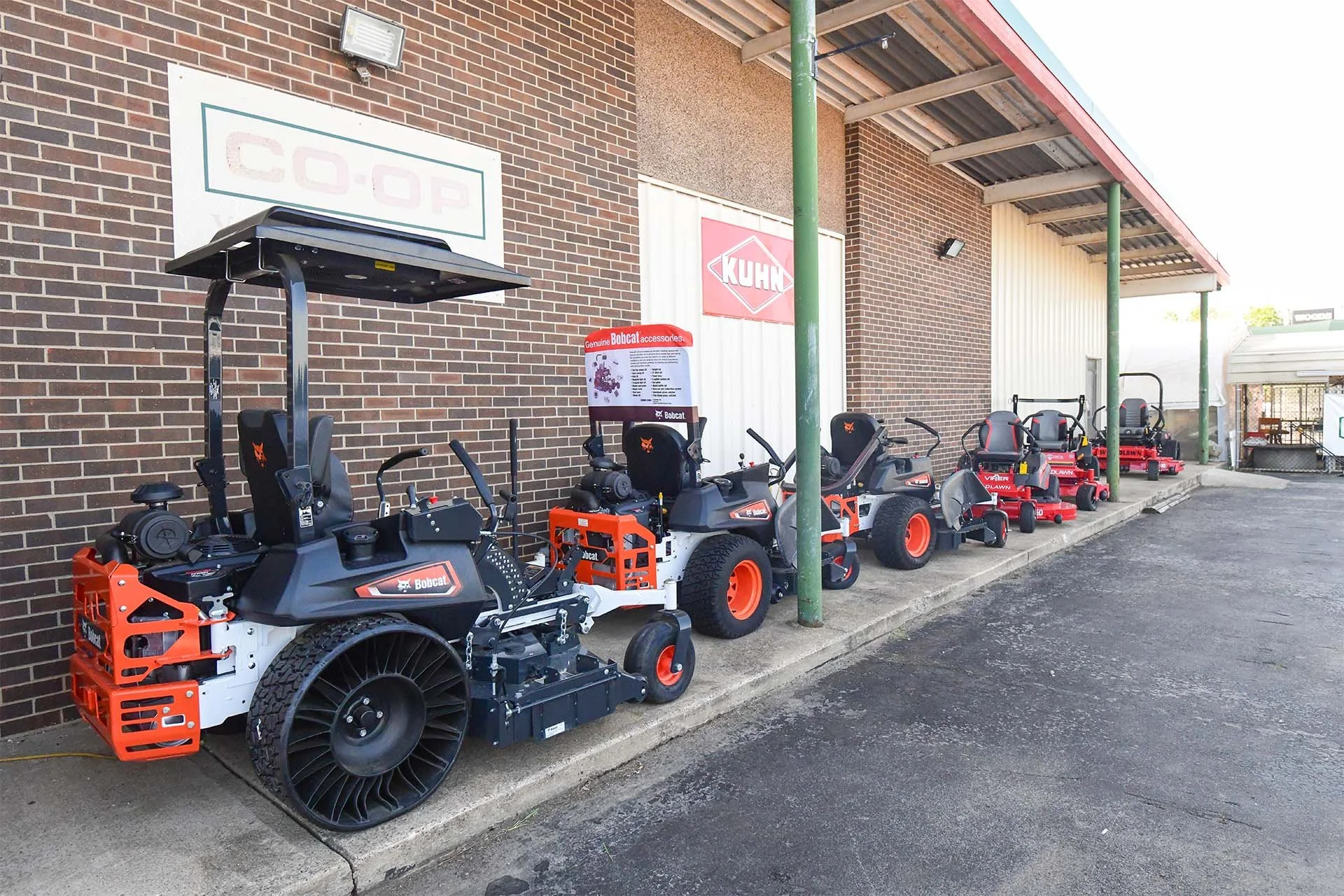 mowers-lined-up-in-front-of-store-cover-image.jpg