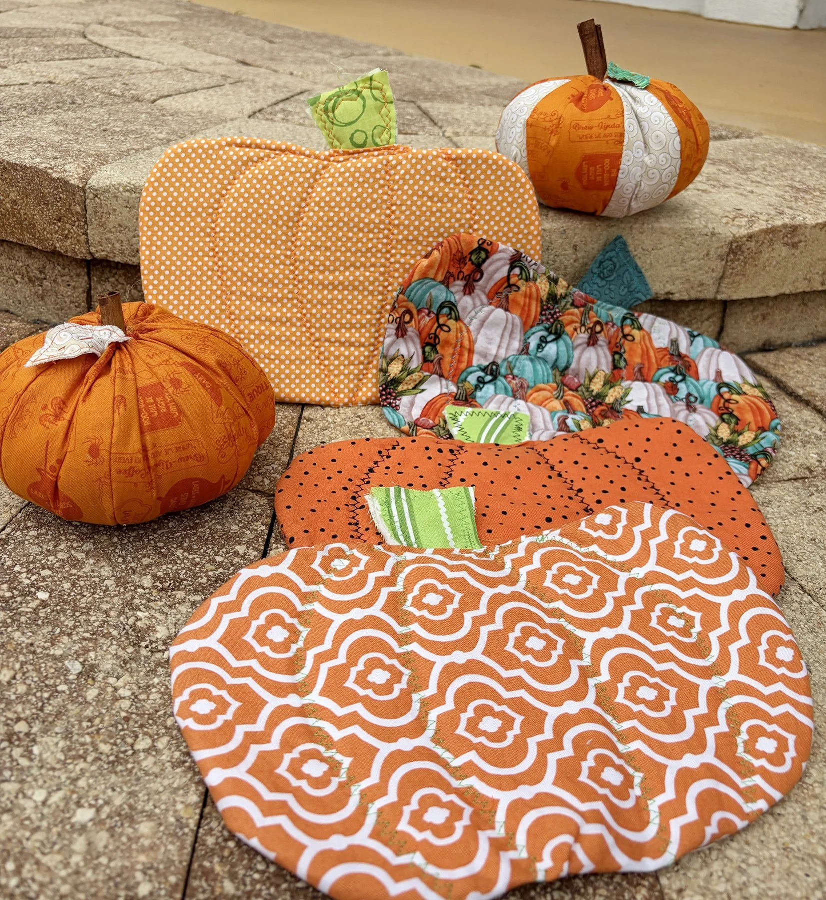 pumpkins-hotpads-and-cinnamon2.jpg