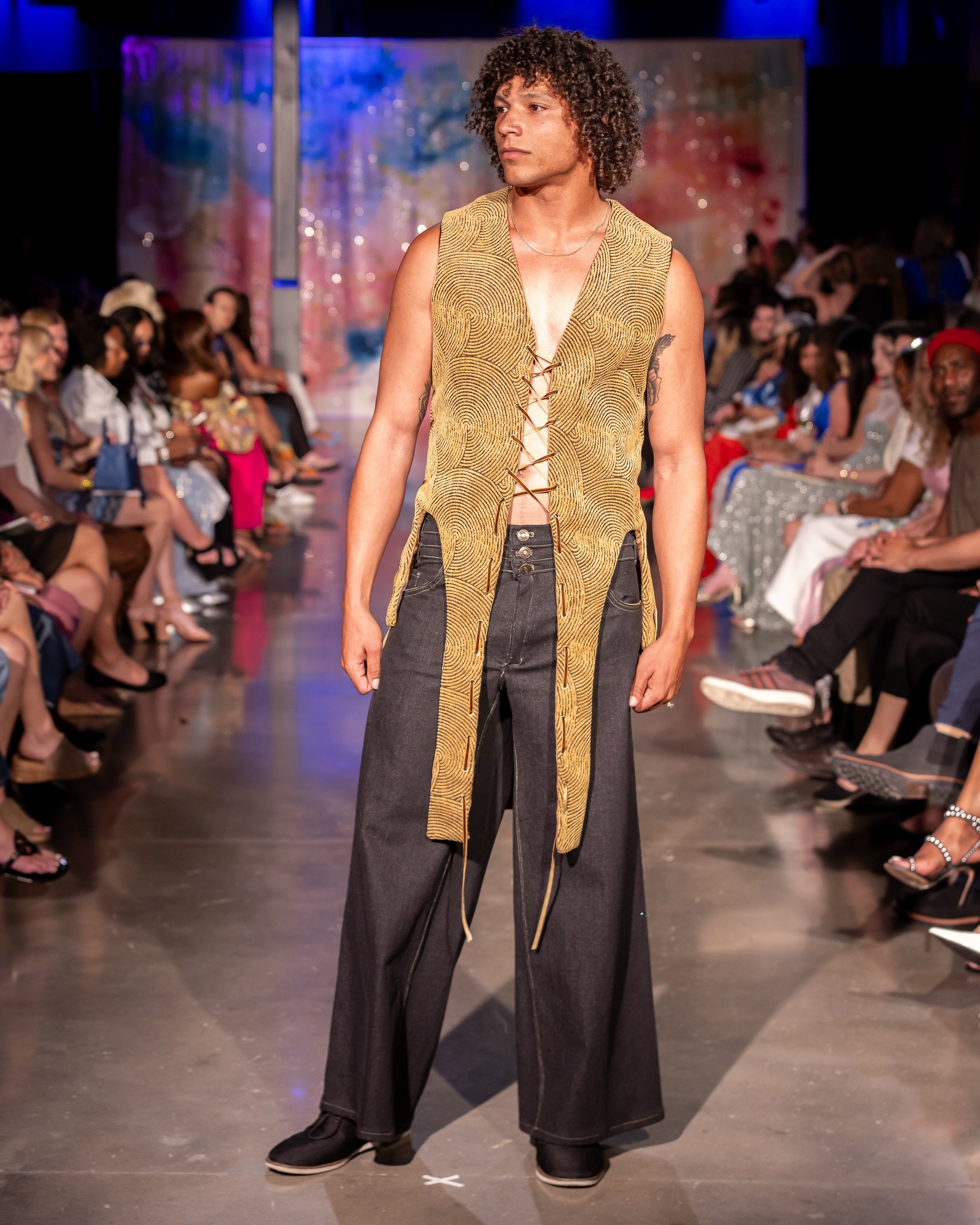 Look ten 

This look continues the collection&rsquo;s transition from life into despair. The top features a tree bark-inspired texture with a rooted silhouette, allowing roots to extend from the body while remaining connected only by delicate strings