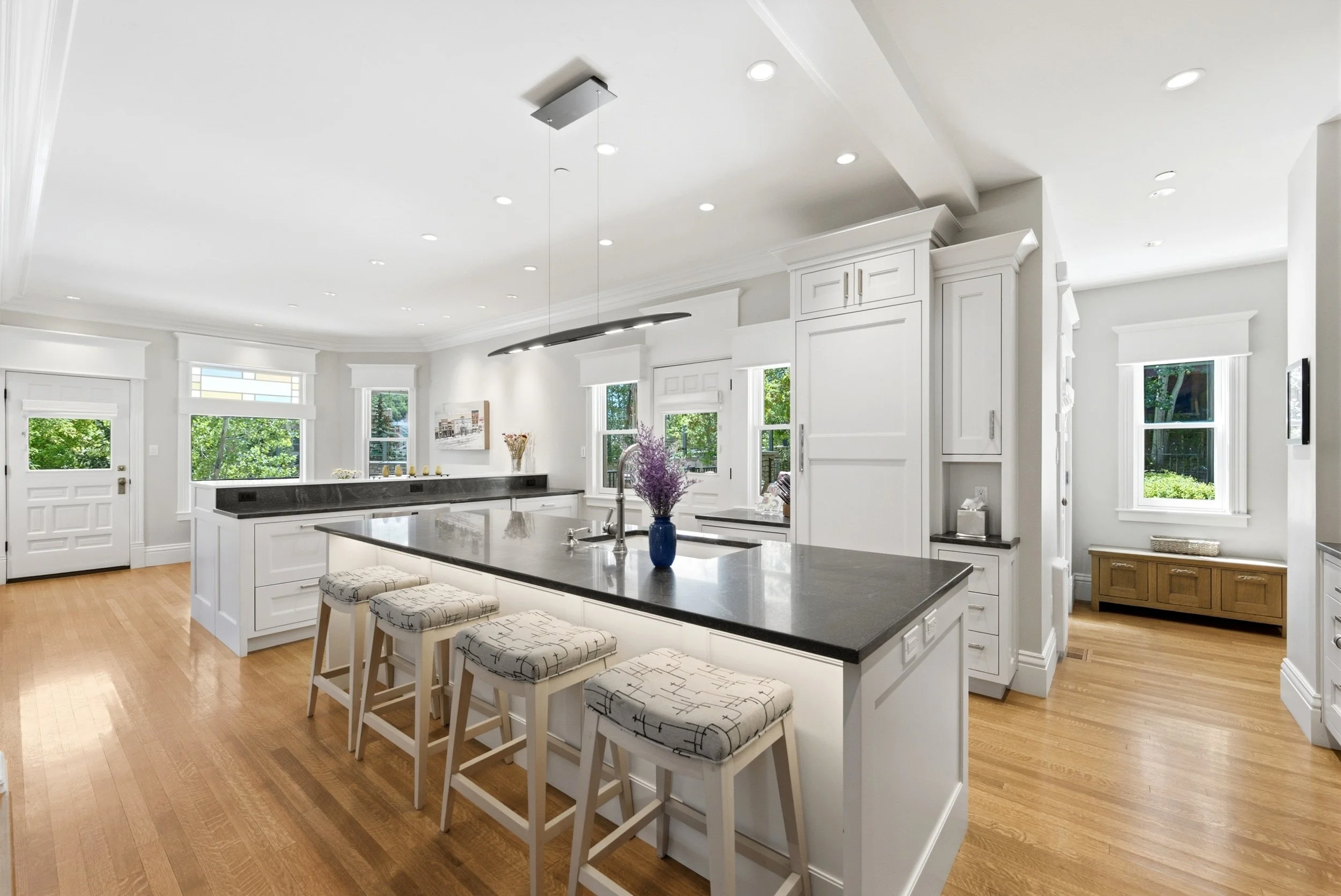 13 - 733 Woodside.jpg