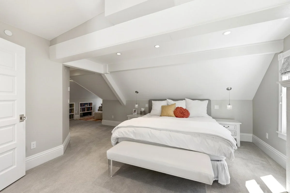 34 - 733 Woodside.jpg