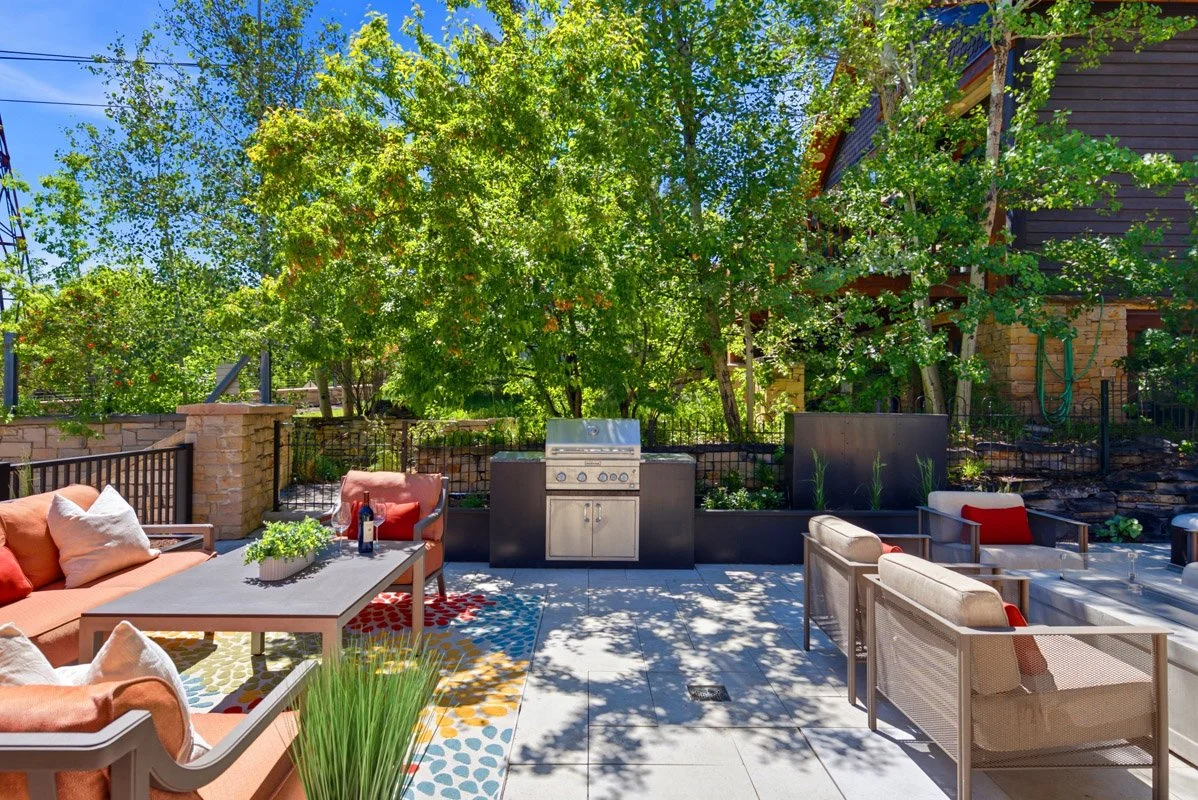 19 - 733 Woodside.jpg