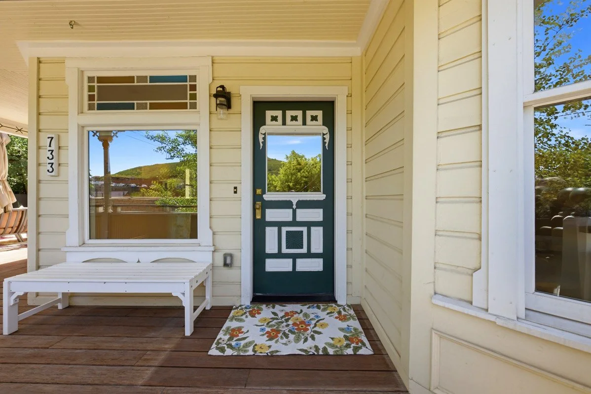 6 - 733 Woodside.jpg