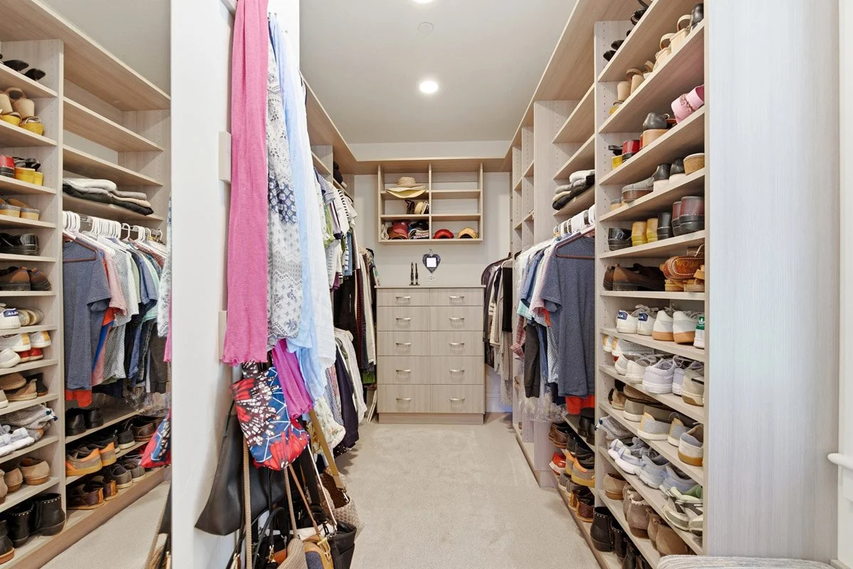 27 - 733 Woodside.jpg