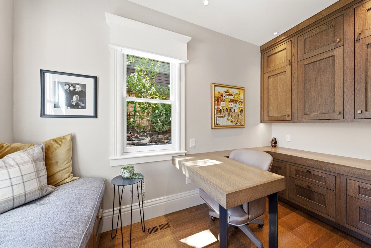 28 - 733 Woodside.jpg