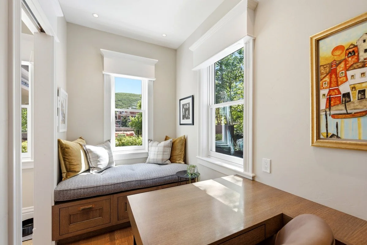 29 - 733 Woodside.jpg