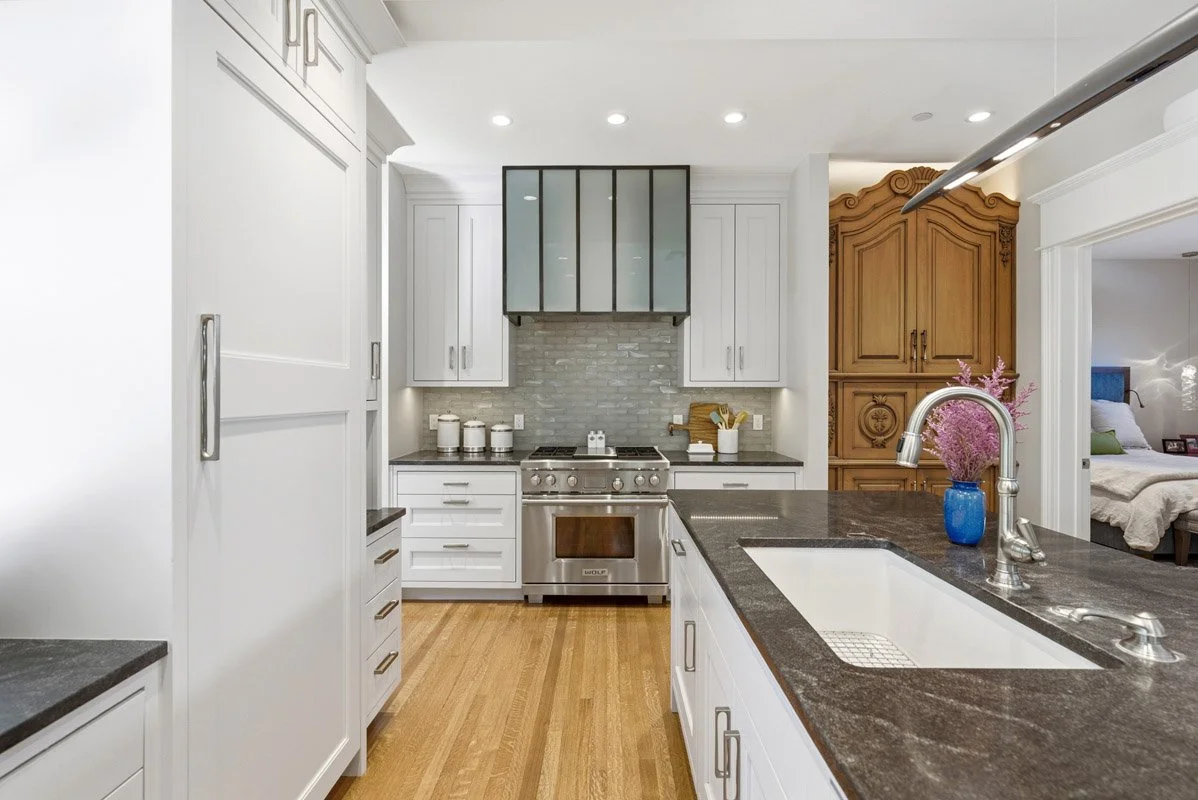 16 - 733 Woodside.jpg