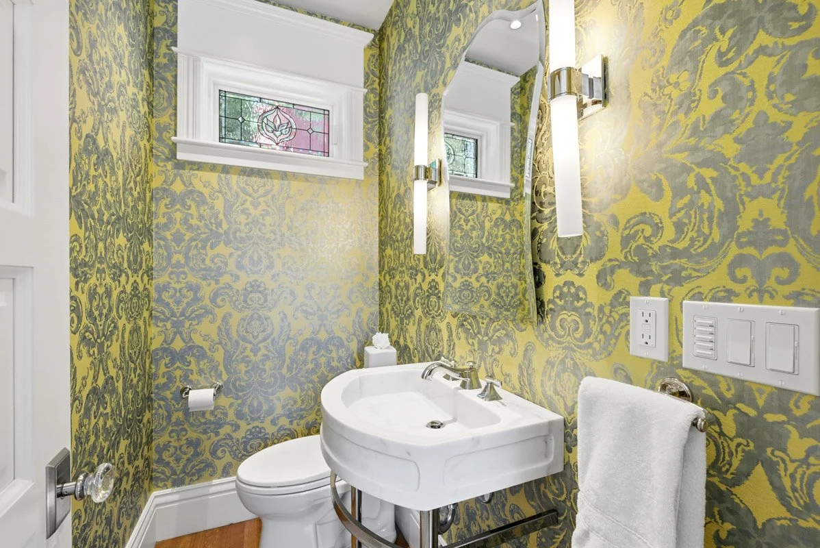 30 - 733 Woodside.jpg