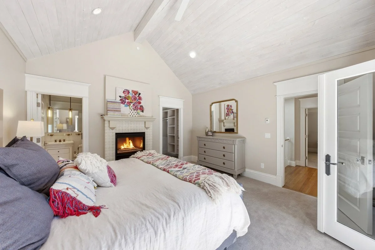 40 - 733 Woodside.jpg