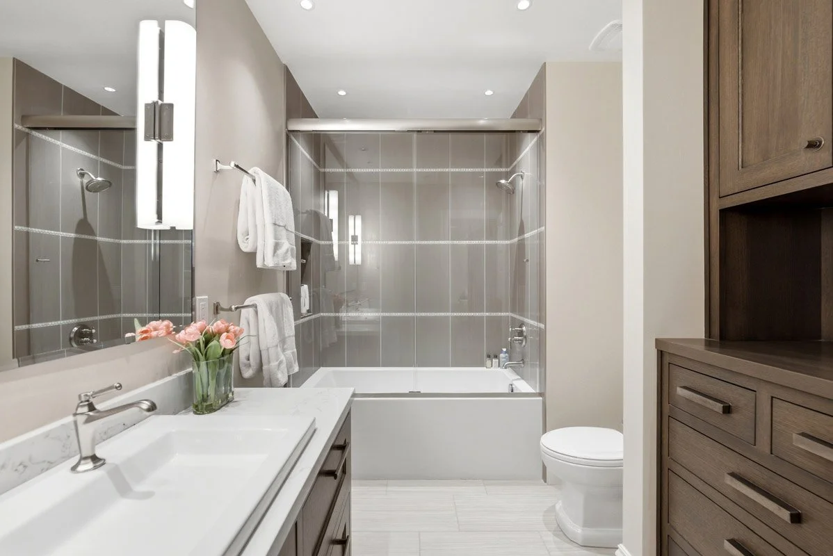 52 - 733 Woodside.jpg