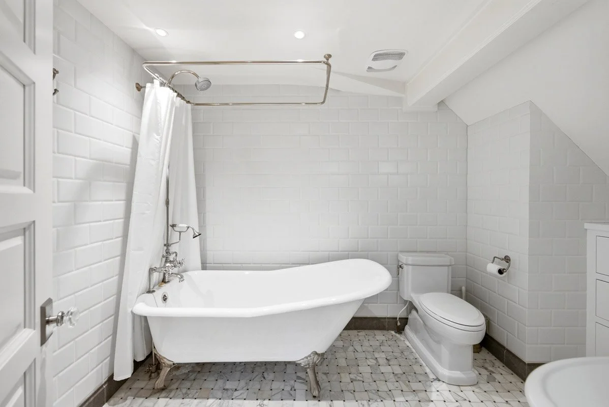36 - 733 Woodside.jpg