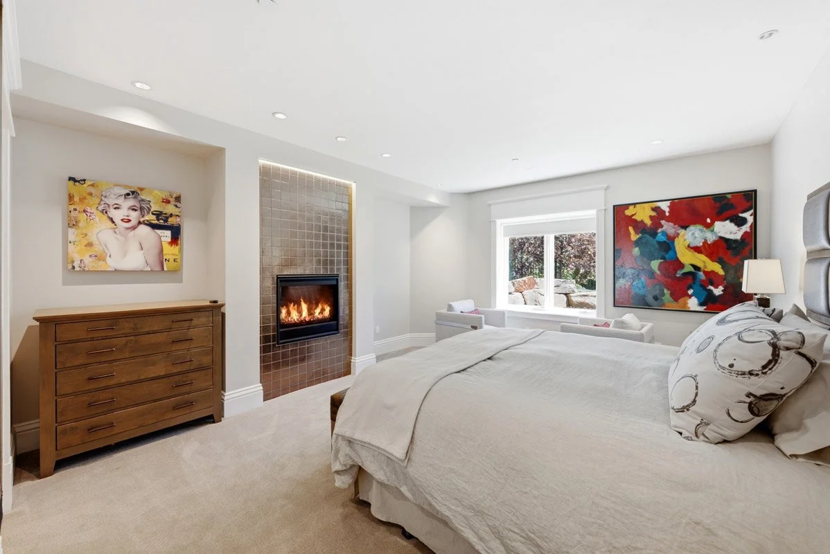 54 - 733 Woodside.jpg