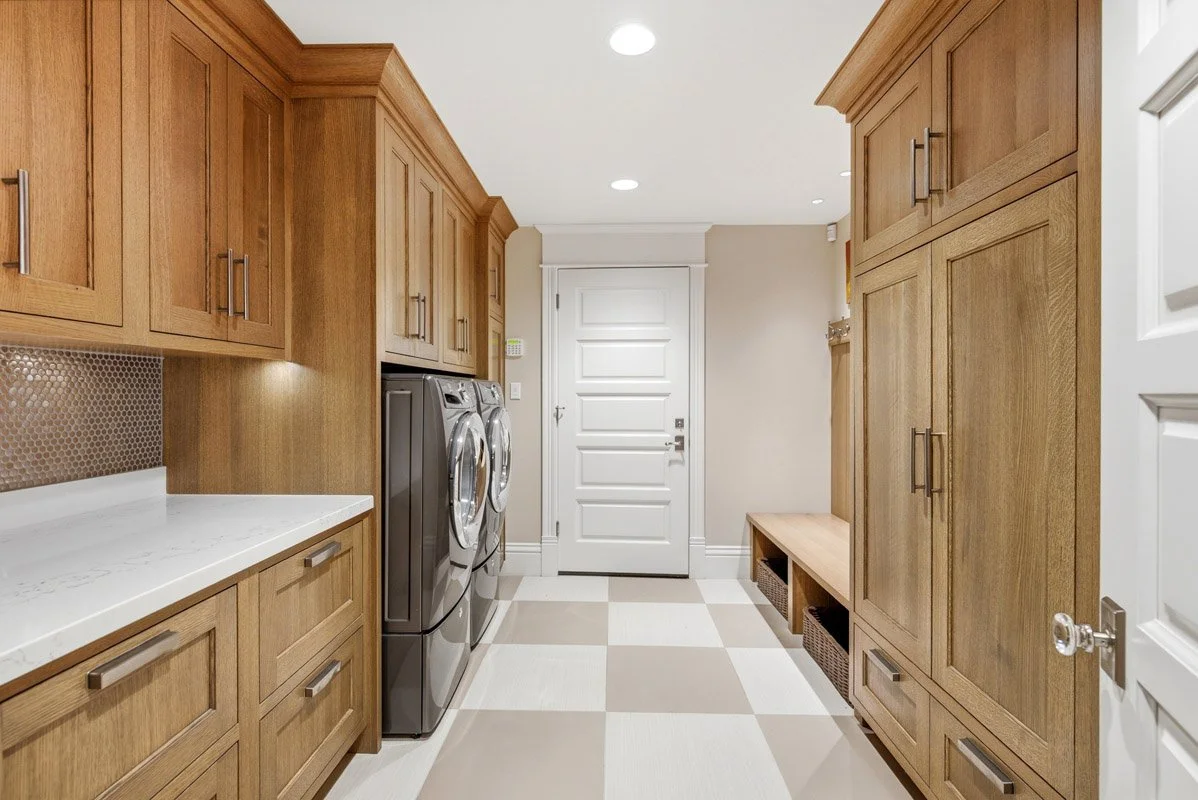 56 - 733 Woodside.jpg