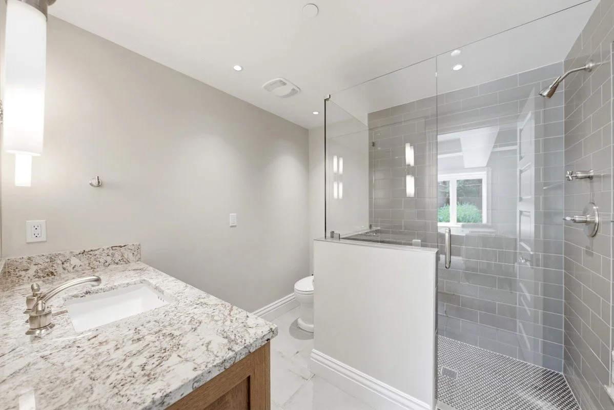 48 - 733 Woodside.jpg