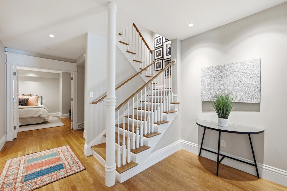 44 - 733 Woodside.jpg