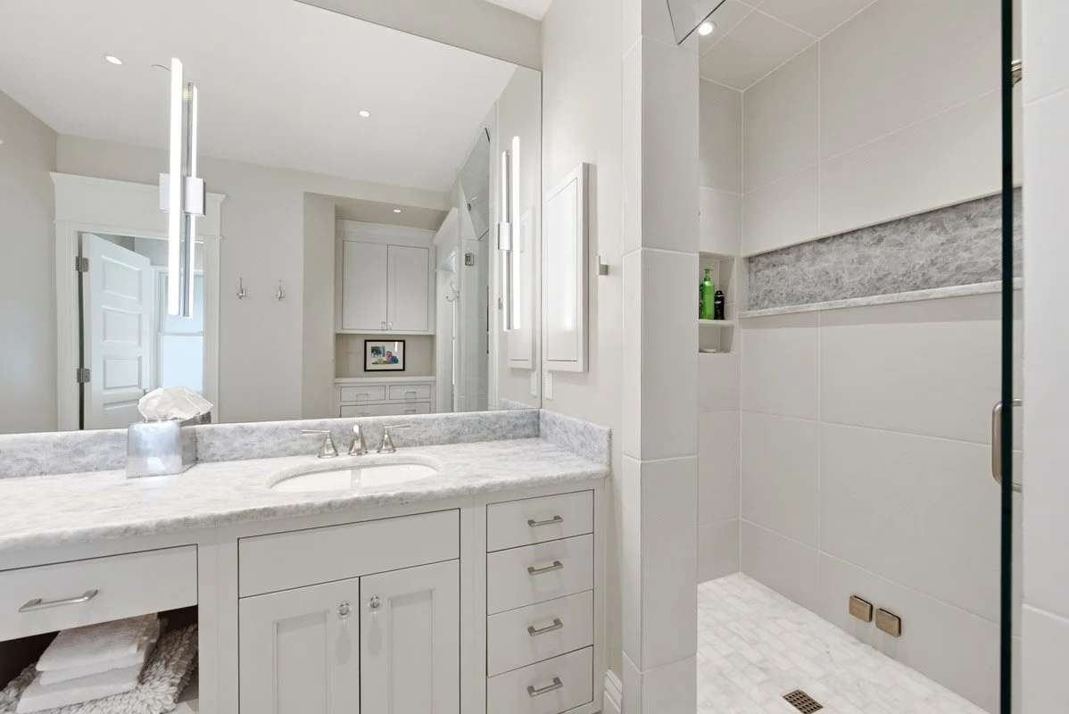 25 - 733 Woodside.jpg