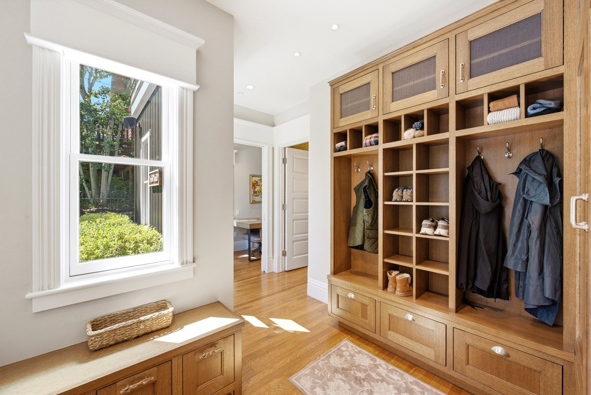31 - 733 Woodside.jpg