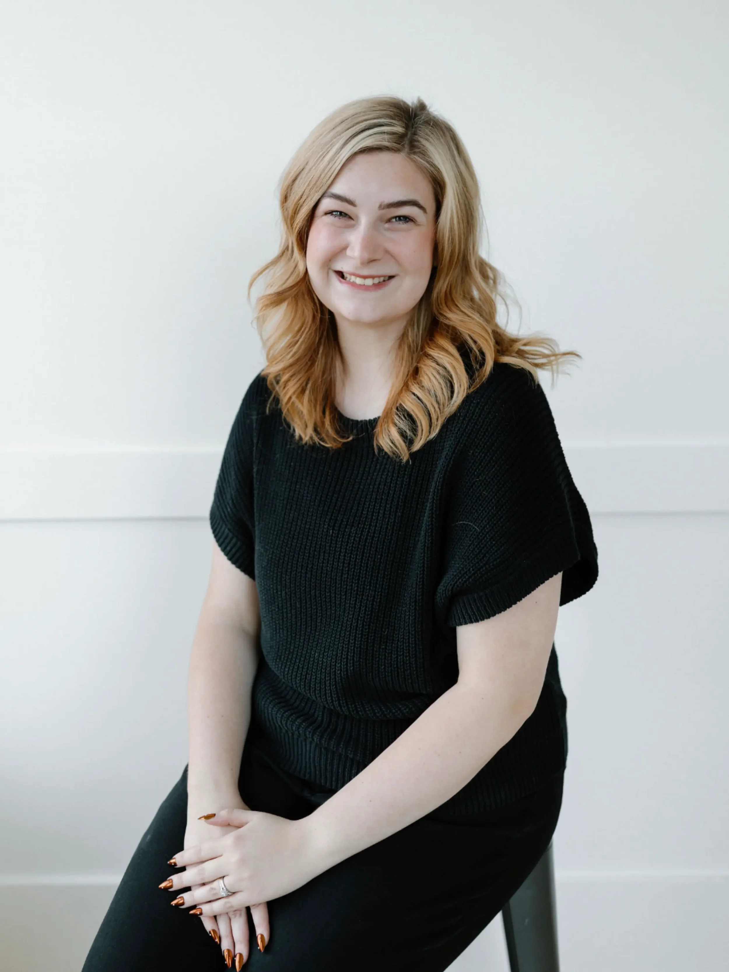 Kate, esthetician at Itsa Salon hair salon and spa in Puyallup WA