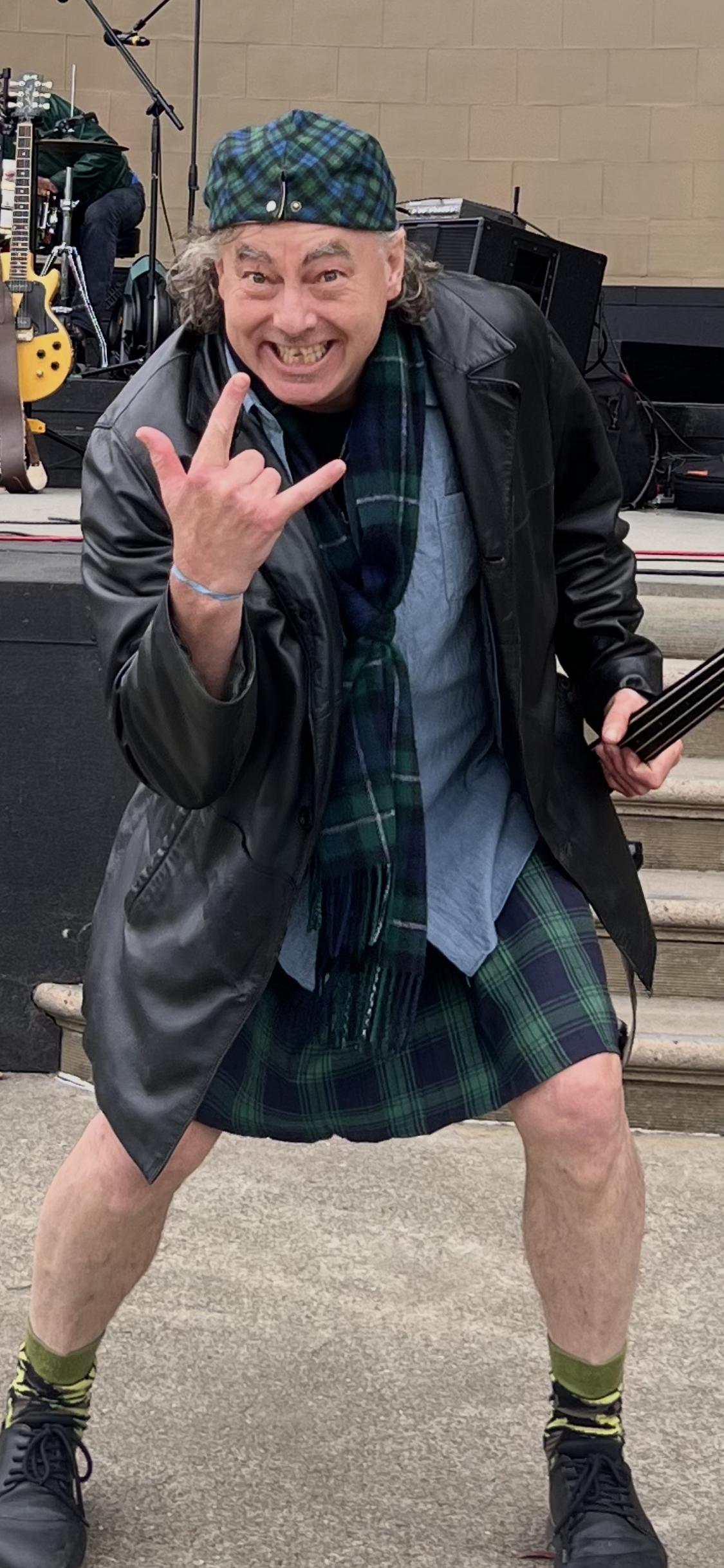 Rob Fordyce, bassist.