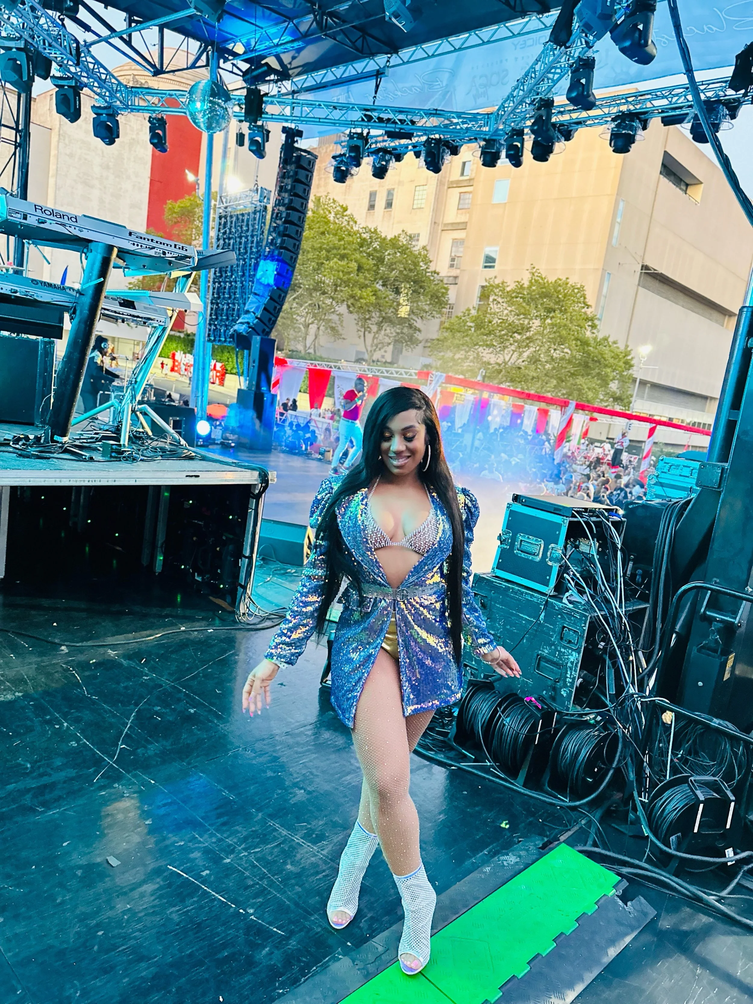 Jadel performing for Vibes with Voicy New York 2023