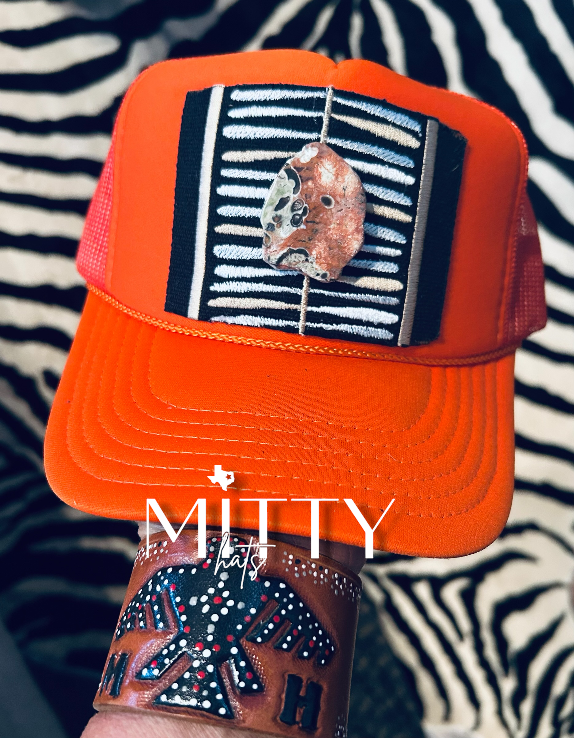 Classic trucker Otto hat w/ Lines and Stone