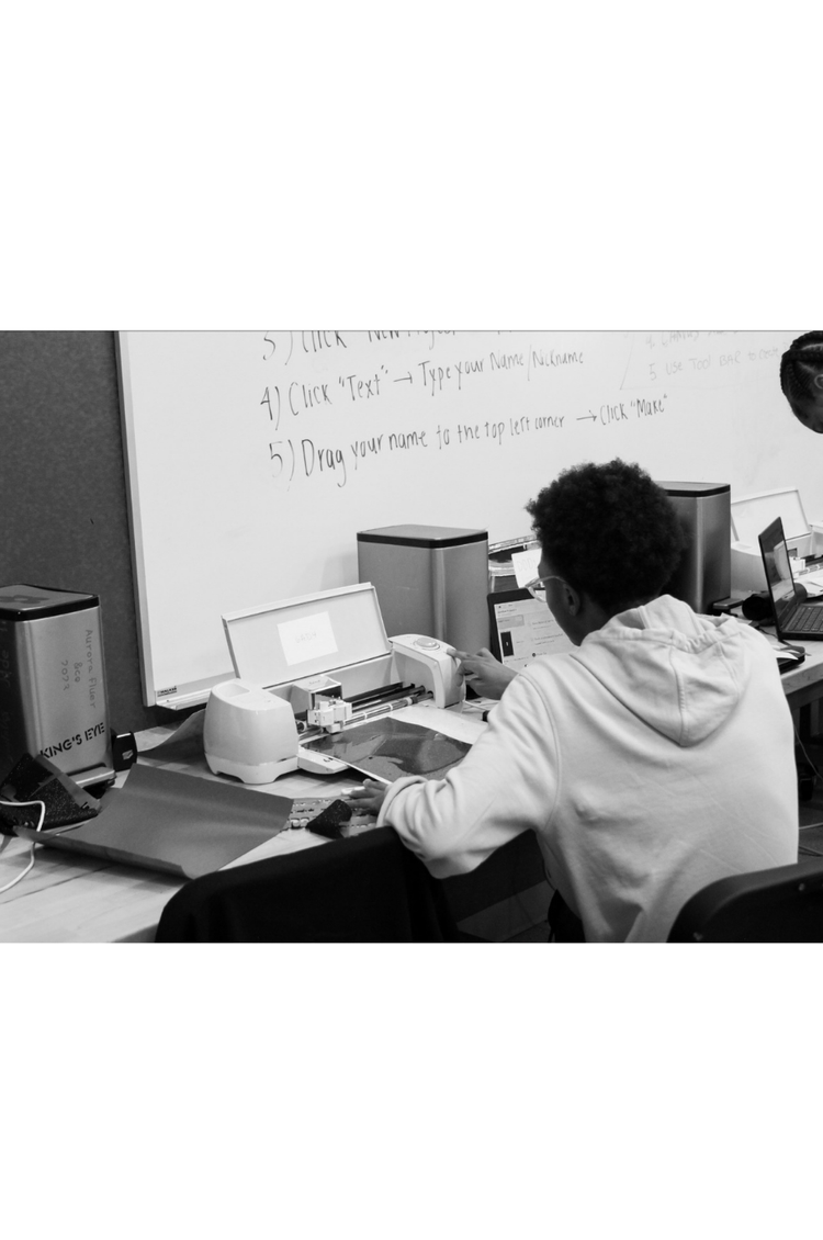Student customizing products through You Dream We Design
