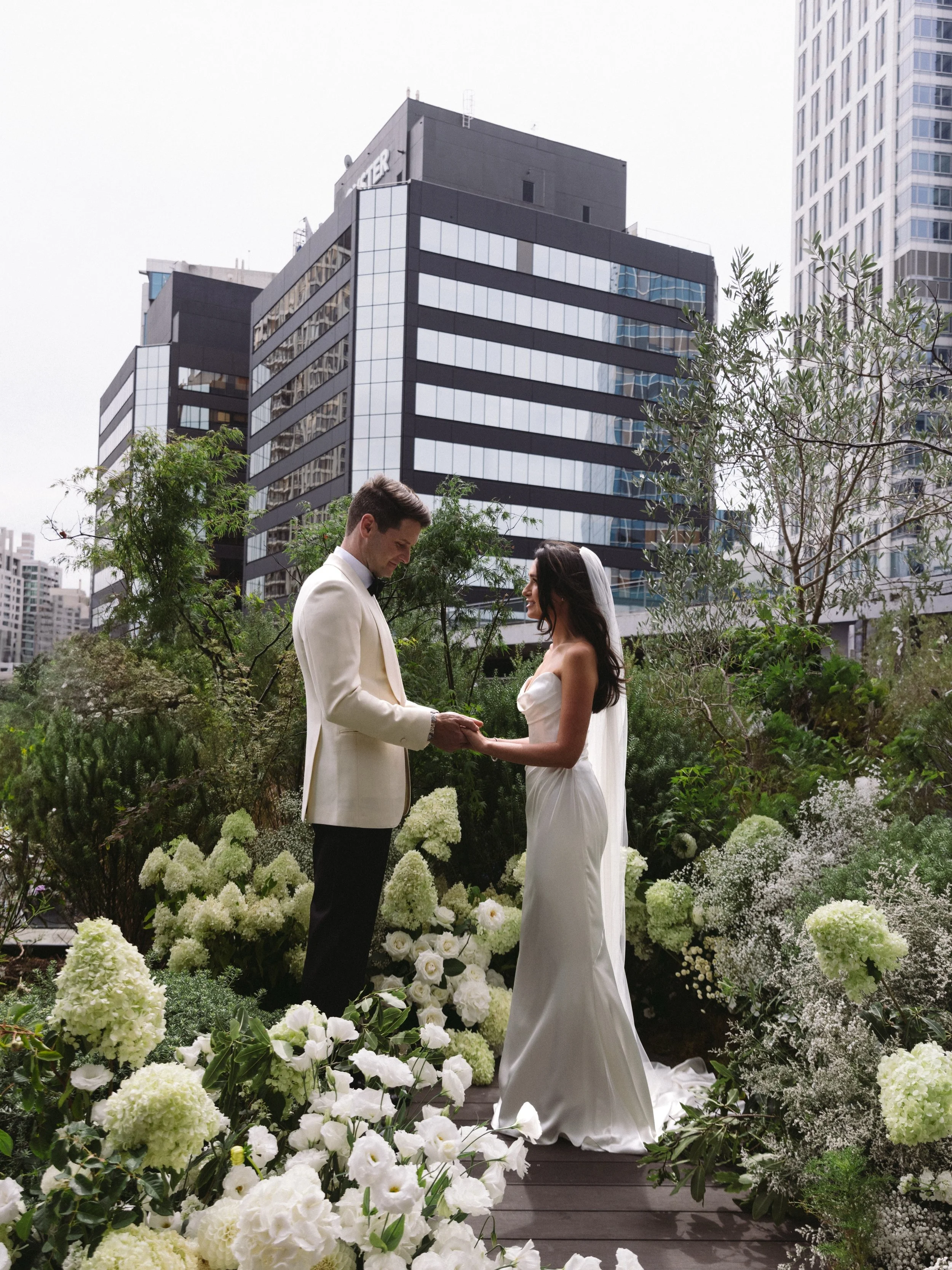Minutes away from our Auckland studio..
Some of our favourite restaurants and intimate venues chosen by our couples to celebrate their wedding day.