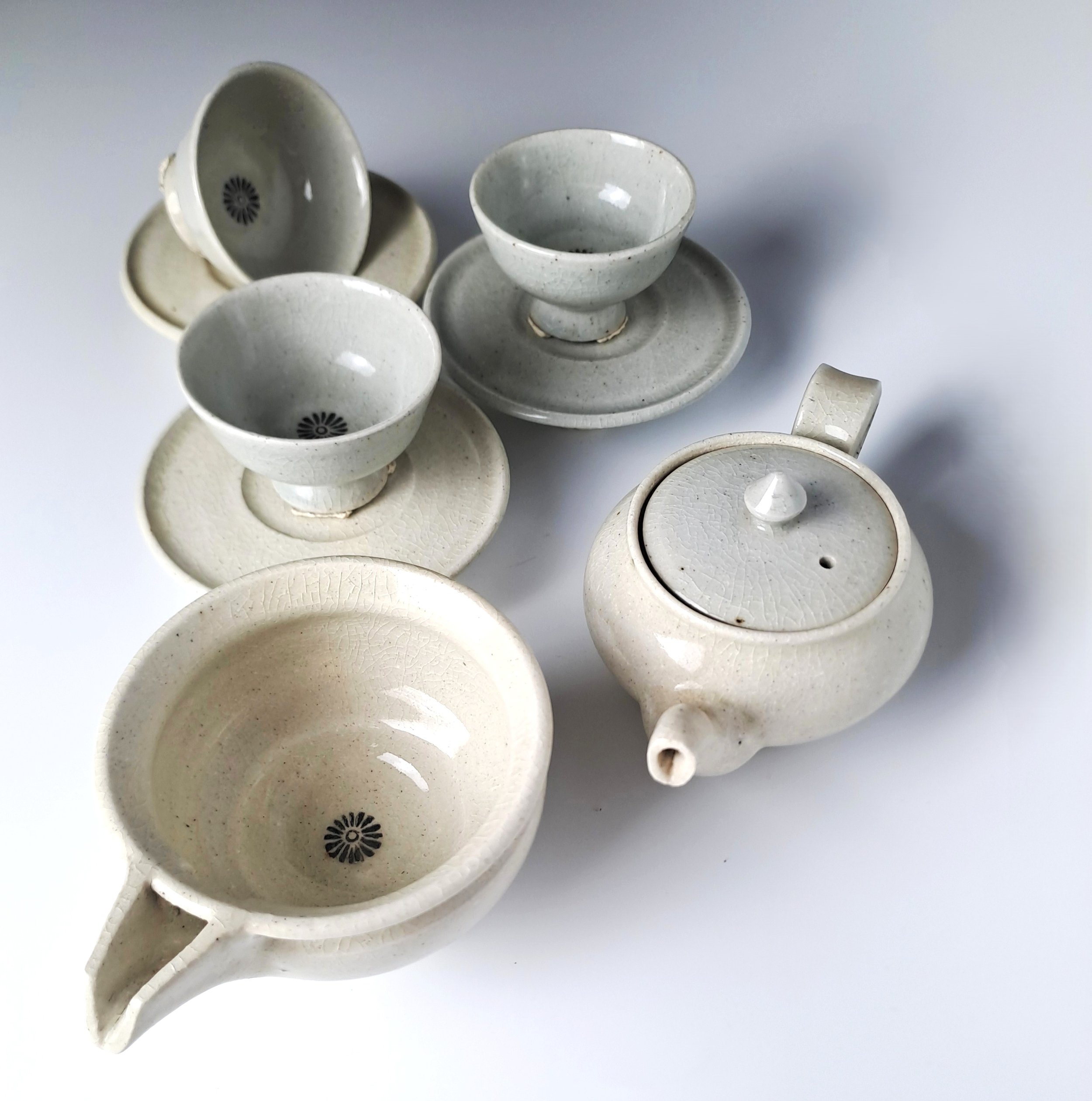 White Porcelain Teapot (Baekja Dagwan)
/Wood-fired
