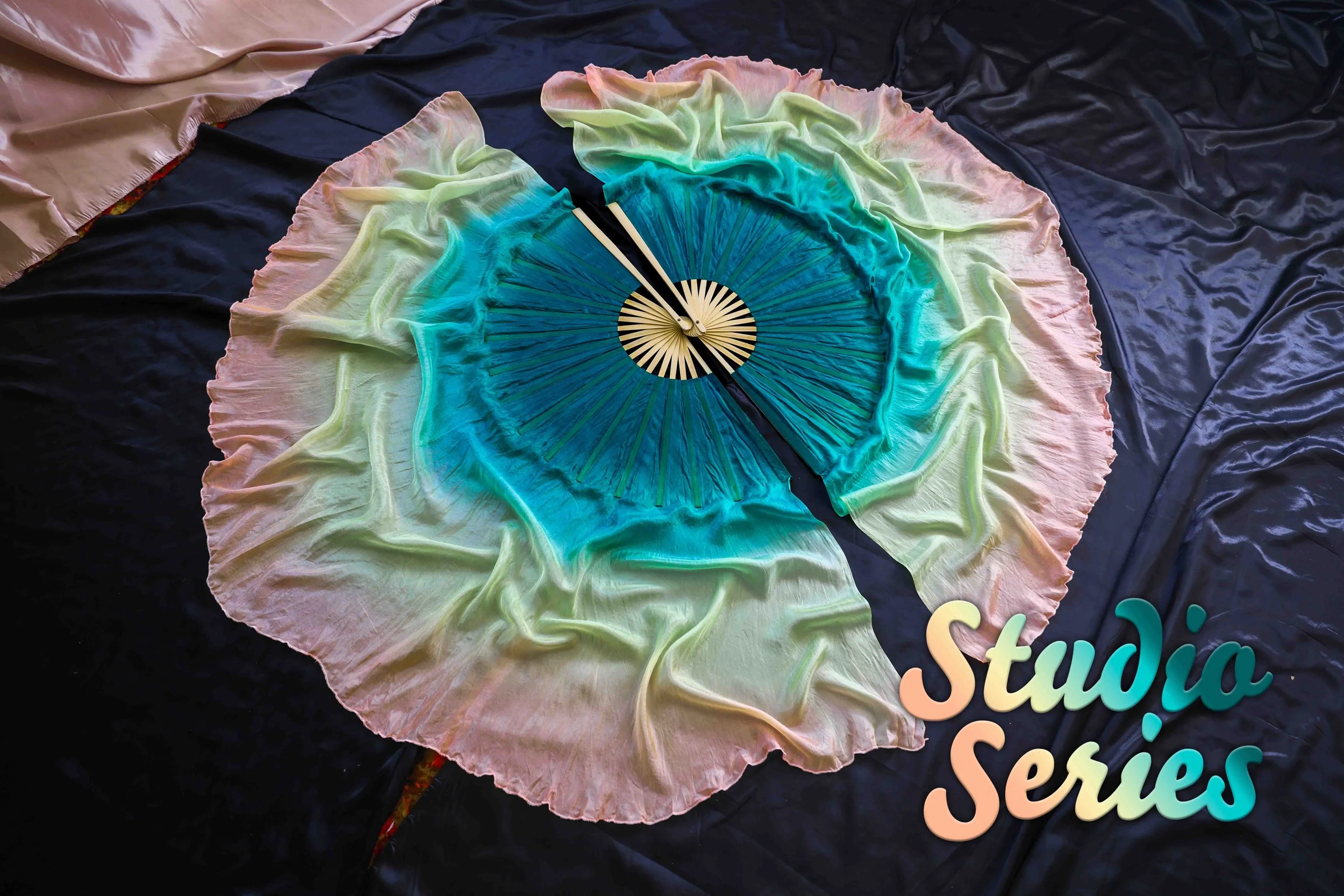 Studio Series | Calypso | Halfmoon | Silk Fans