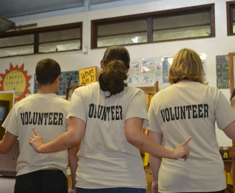 volunteering3.jpeg