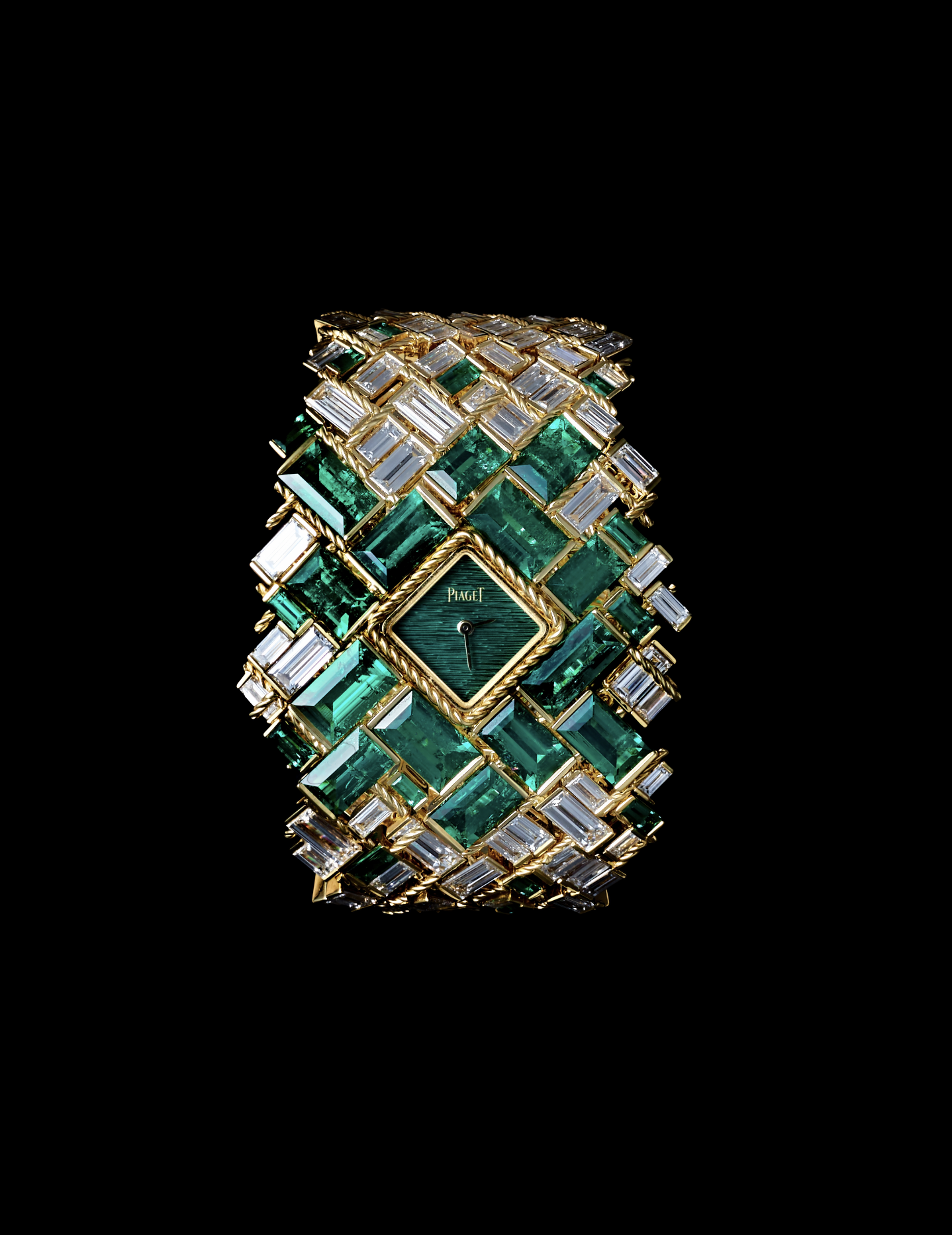Reloj de pulsera decorado con esmeraldas, cristales y oro, en fondo negro.