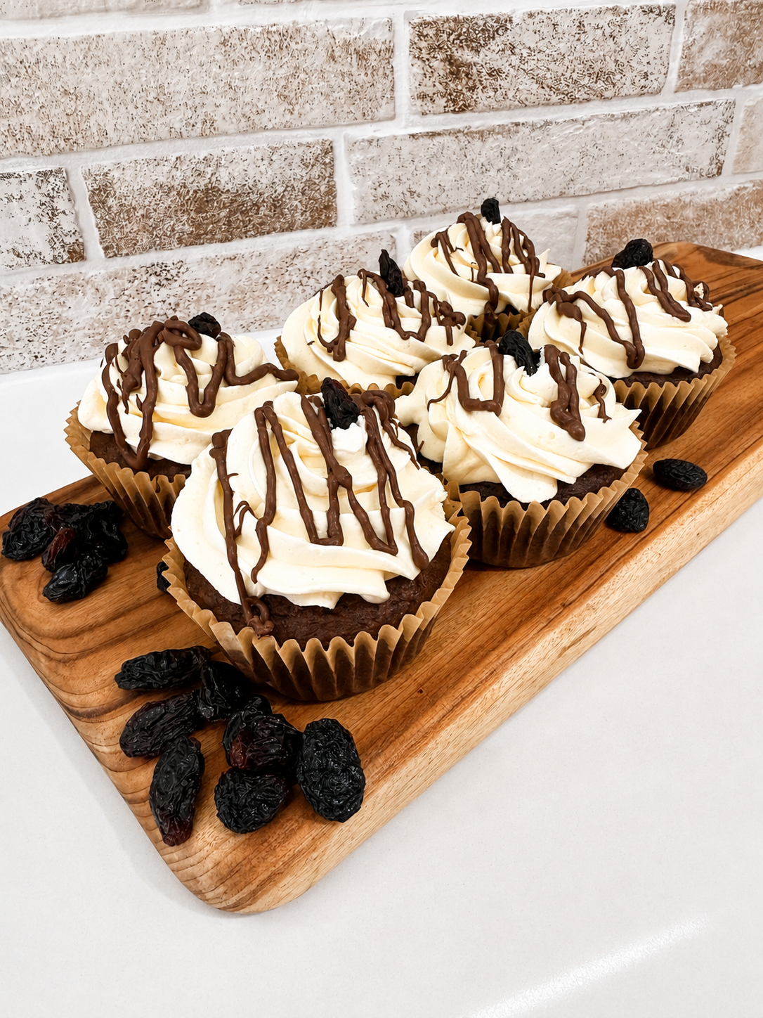 6x Rum & Raisin Cupcakes
