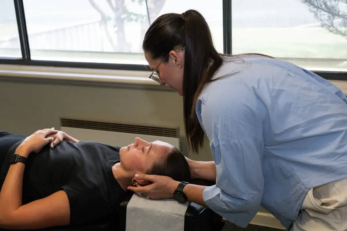 Female chiropractor in Echuca Dr Tia Deoki (chiro) working with neck pain