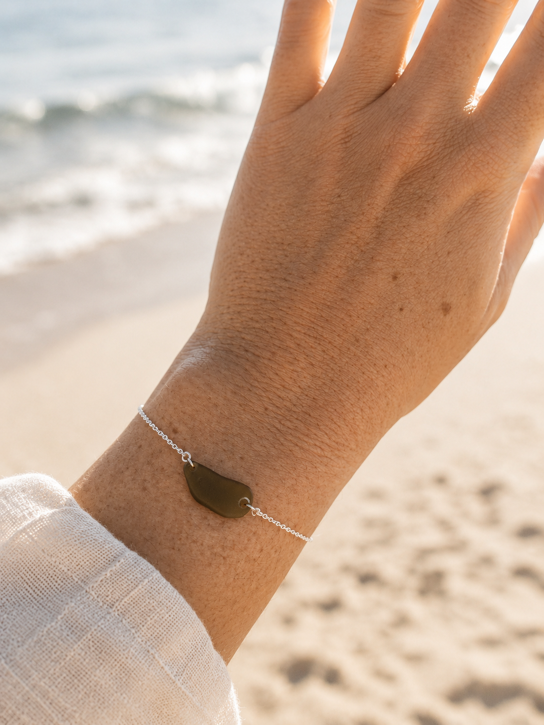 final shoreline bracelet on.png