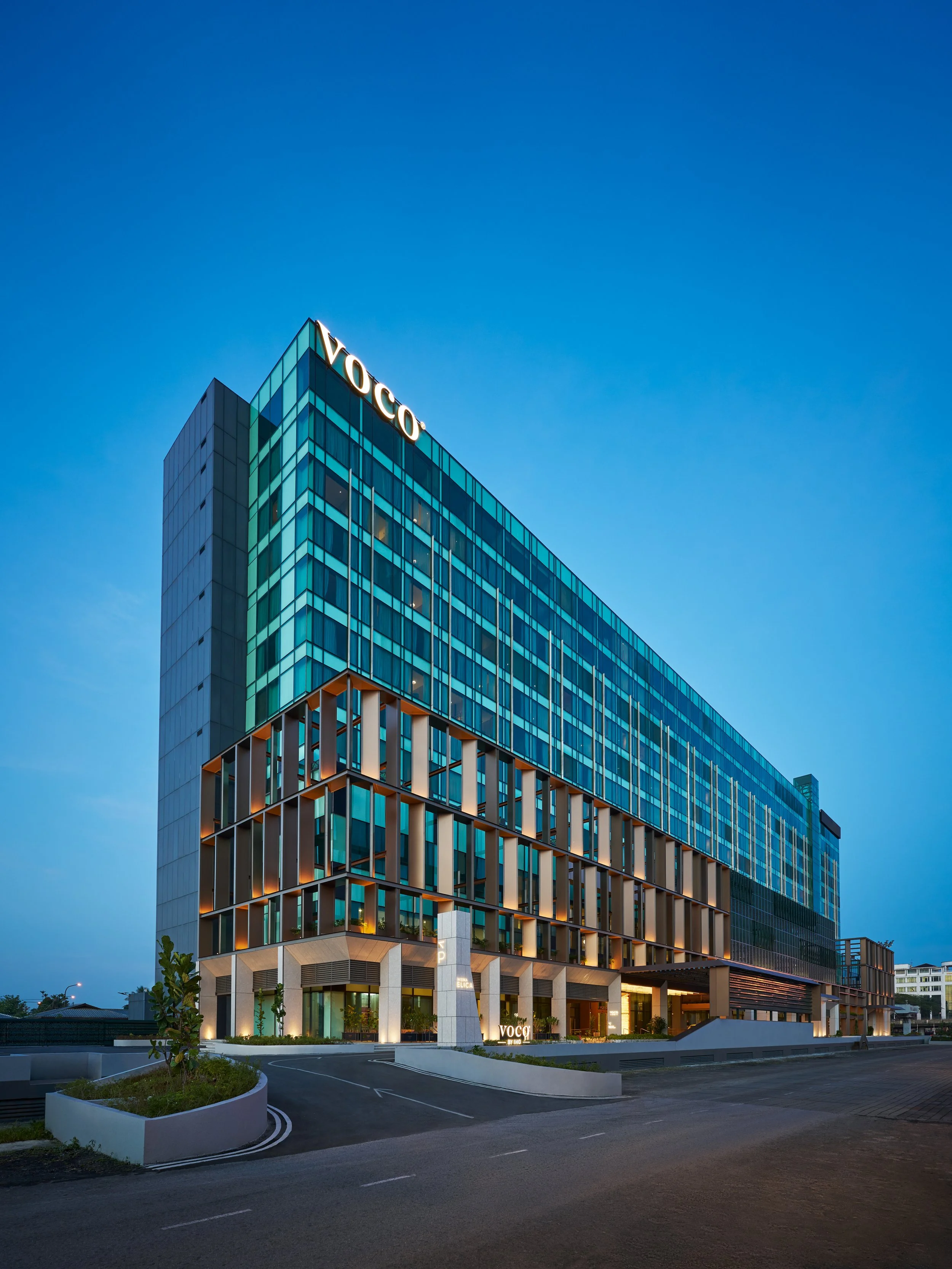 IHG_VocoKCH_P1_HotelExterior_05_lowres.jpg