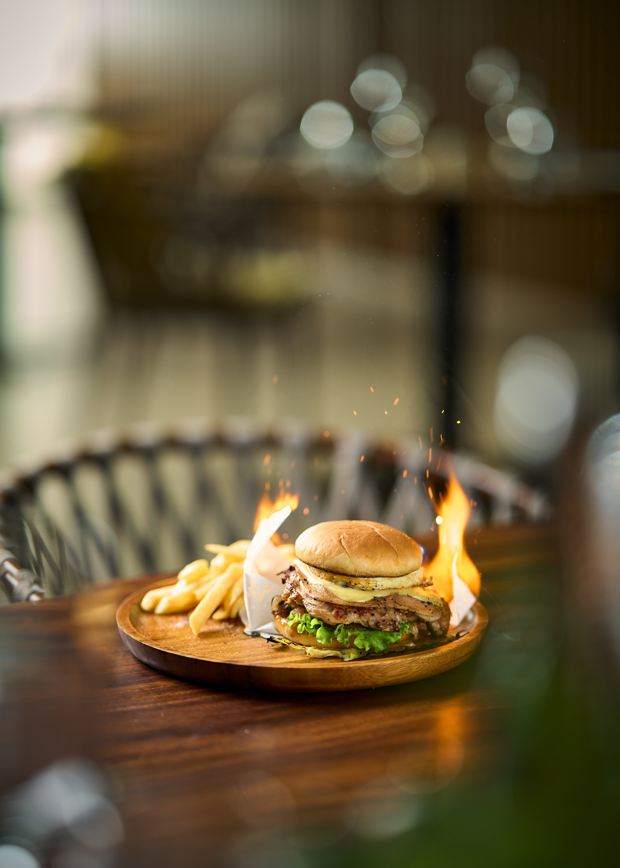 IHG_HISPENPP_P2_Food_ChickenBurger_06_lowres.jpg