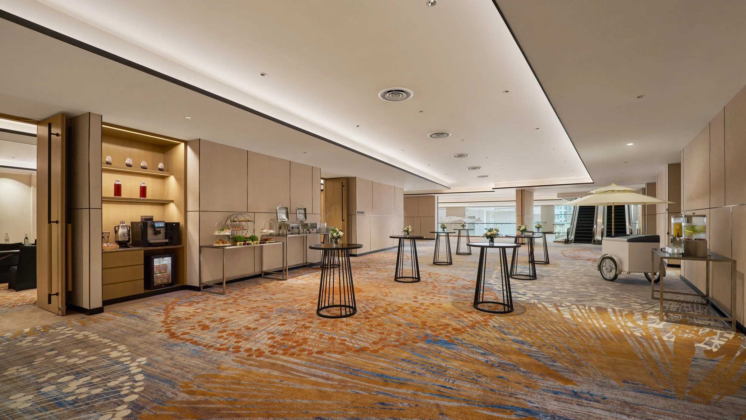 IHG_HISPENPP_P2_MeetingPreFunction_05_lowres.jpg