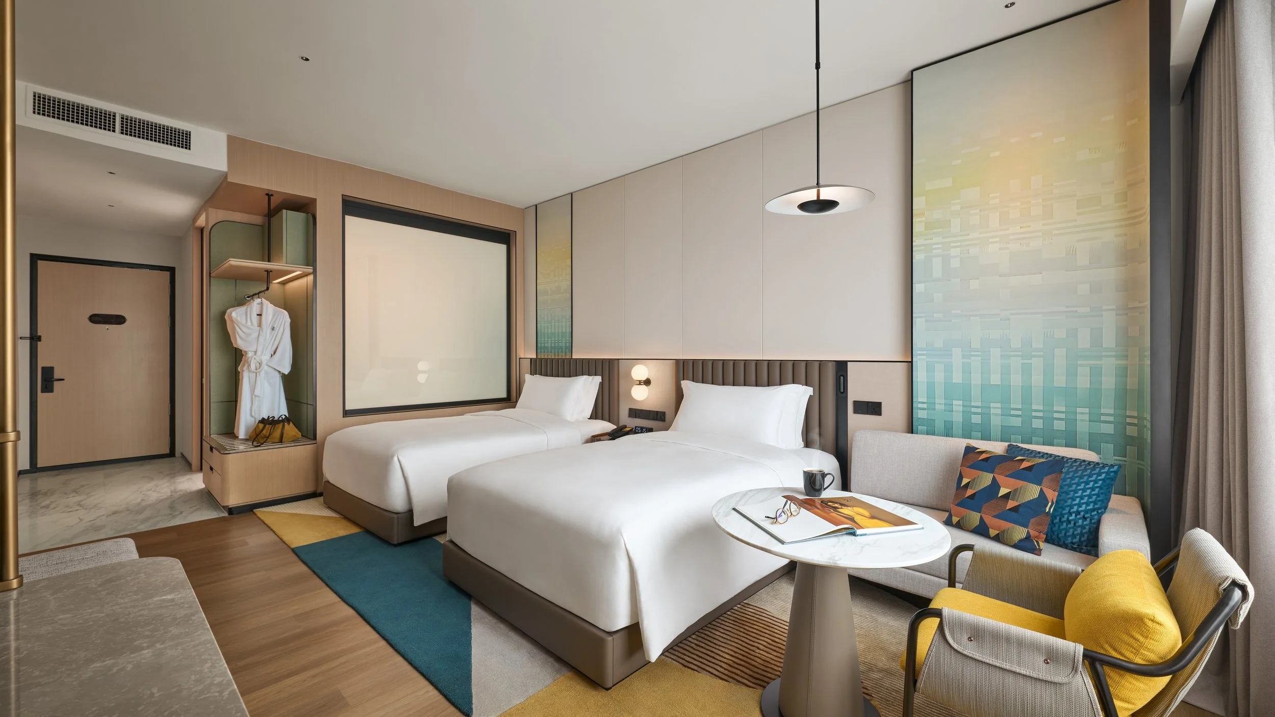 IHG_VocoKCH_P1_Room1016_StdTwin_02_lowres.jpg