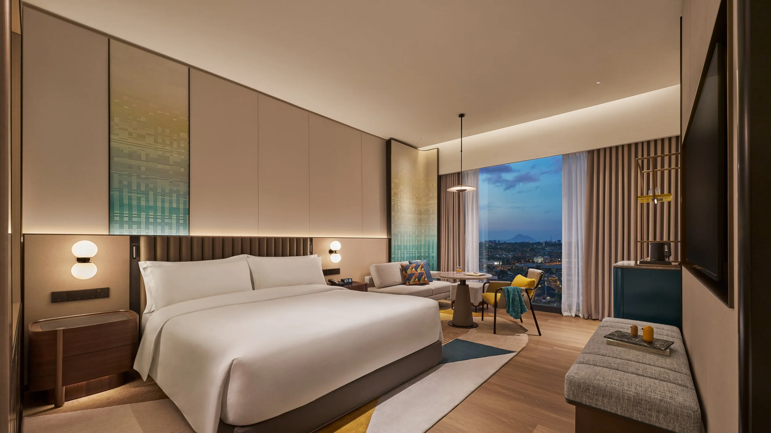 IHG_VocoKCH_P1_Room1013_StdKing_05_lowres.jpg